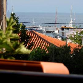 Greek Family House, hotel in Nea Skioni