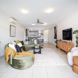 Luxury Cairns Stay with Pool and BBQ, hotel in Cairns