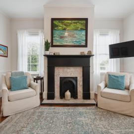Charming Historic Duplex W Courtyard & Parking