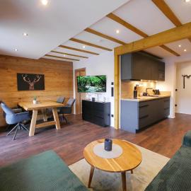 Alte Försterei - Komfort-Fewo HOCHSITZ mit Pool & Sauna, hotell sihtkohas Willingen