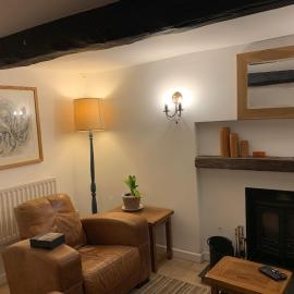 Cute cob cottage、Winterborne Sticklandのホテル