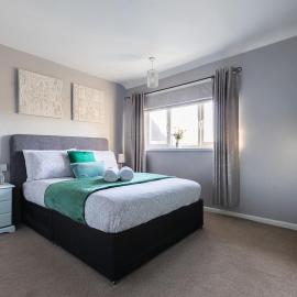 Clicketts - 3-Bedroom, Full Entire House, Sleeps 6 guests, Free wifi, Street Parking, Smart TV, Basildon, Essex London, готель у місті Базілдон