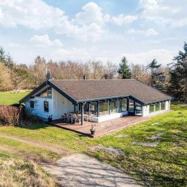 10 person holiday home in Bindslev-By Traum, hotel en Bindslev