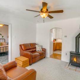 Farmhouse w/ Horse Corral Near Wind River Arena, hotel di Rigby