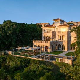 Island Diary Hillside Private Hot Spring Manor, ξενοδοχείο σε Dapengcheng
