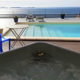 LES SUITES LOVE 2 SPA VUE MER PISCINe, hotel em Marselha