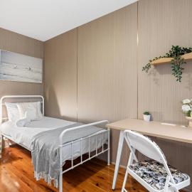 Single Room in Marayong - Centrally Located - Shared Bathroom, hotel in Blacktown