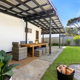 Piccolo Cottage - Firepit - 4 Mins Walk to Beach, hotel in Callala Beach