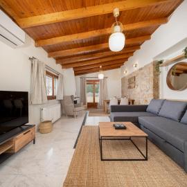 Elida Inn Near ATH Airport, Hotel in Markopoulo