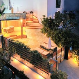CAVE Luxury House