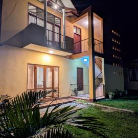 Veridian Bloom, hotel in Ahungalla