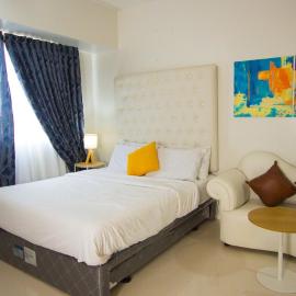 Casa - Chic Pool View Studio Near Ayala Mall