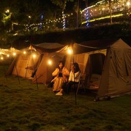 Glamping De Mangol Jogja, hotel in Wanujoyo