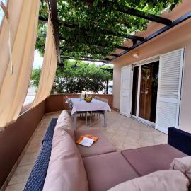 The Golden Island apartments, hotel a Krk