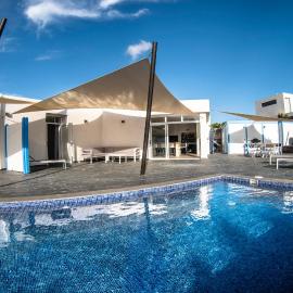 CASA FATIMA Villa with heated pool and jacuzzi, hotel a Lajares
