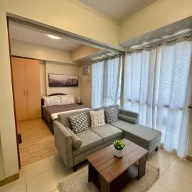 The Palladium - Executive Studio Pool-View