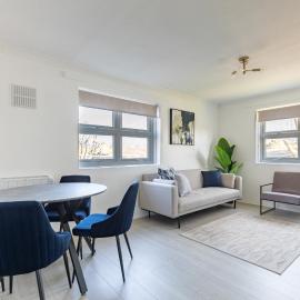 West London Apartment with easy access to Heathrow Airport & Twickenham Rugby Stadium, hotelli kohteessa Hounslow
