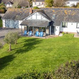 Spacious Family Coastal Retreat Huge Garden, hotel v destinácii Thurlestone