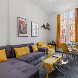 Oxford Street 1 Bedroom Shopping Retreat! 3GC