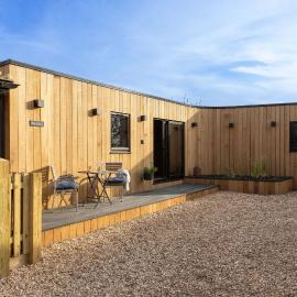 Modern 2-Bed Cabin Near West Wittering Beach