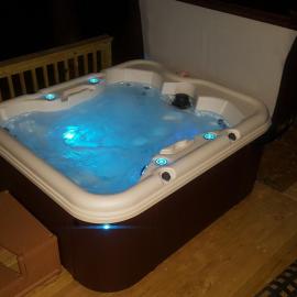 Appalachian Cabin- Trout Stream Firepit Hot Tub, hotel din Ellijay