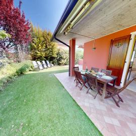 Villa Arcoiris By Bookinggardalake, khách sạn ở Manerba del Garda