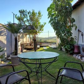 Casa com vista exuberante, hotel in Pouso Alegre