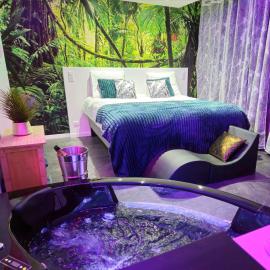 Loveroom & Jacuzzi TIJUGO - Clermont Ferrand, hotel a Clermont-Ferrand