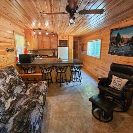 Tiny House Cabin-Presque Isle Campground #30, hotel Presque Isle városában