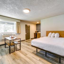 1 Mi to Lake Huron Beaches: Pet-Friendly Studio