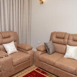 NearEden elegant Home、Gatungaのホテル