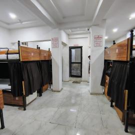 aaram ac dormitory, ξενοδοχείο στο Αχμενταμπάντ