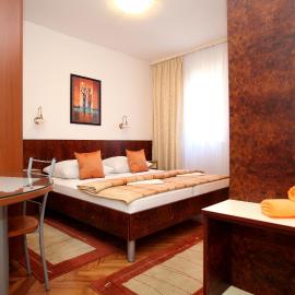 Apartment Ivan, hotel in Vinišće
