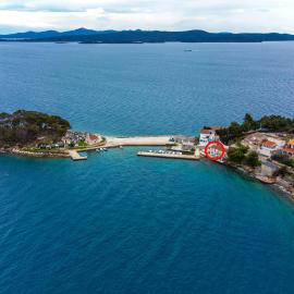 Apartments by the sea Savar, Dugi otok - 23087 โรงแรมในเวลีราต
