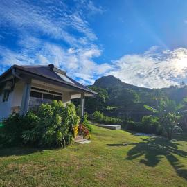 Sunrise Lodge, hotel a Uturoa