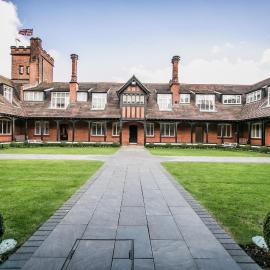 The Pillar Hotel: Londra'da bir otel
