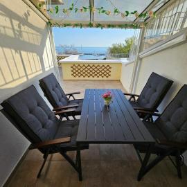 Exotic Sea-View Apartment