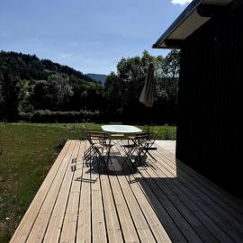 Superbe logement 5 places Chalet 5, hotel u gradu Banassac