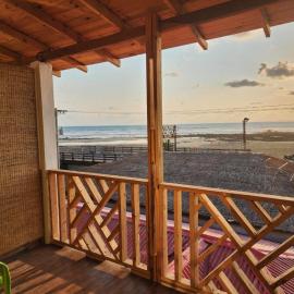 TUPTUP Resto & Resort, hôtel à Ināni