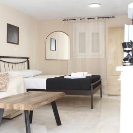 Aether Deluxe Studio, hotel in Chaïdeftón