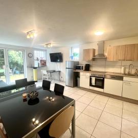 22A Große Wohnung mit Terrasse und Smart TV, hotel u gradu Korb