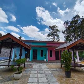 Roomstay Teratak D, Desa, hotel Sik városában