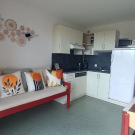 Appartement Piscine Proche Espelette & Espagne، فندق في Souraïde