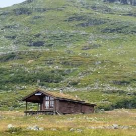 Wild Norwegian nature, between Preikestolen & Trolltunga, hotel en Sauda