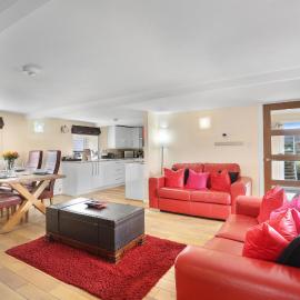 Hayloft Cottage - North East Escapes, hotel in Bamburgh