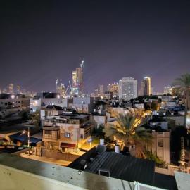 Skyline 2BR Rooftop Penthouse with Huge Balcony, hotel en Tel Aviv