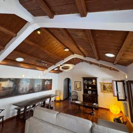 Domus Colosseum, detached house just few steps from the Colosseum โรงแรมในโรม