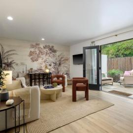 2 Bedroom with patio near Santa Barbara, хотел в Съмърленд