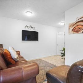 Relax & Unwind, Peaceful, Private Retreat, Hotel in Plant City