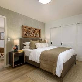 Private Balcony and Coastal Escape, hótel í Summerland